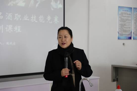 说明: D:\Desktop\1e4a6a5fc8c7988c25f6212b8c7b801.jpg