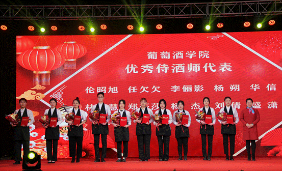 说明: D:\Desktop\2021-2022学年稿件\元旦晚会\照片\333.png